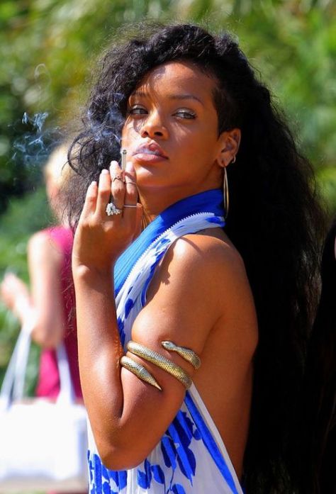 Rihanna 2012 abusing Susan Elsa´s Likeness and original Fashion Style additional to Sound and the 777